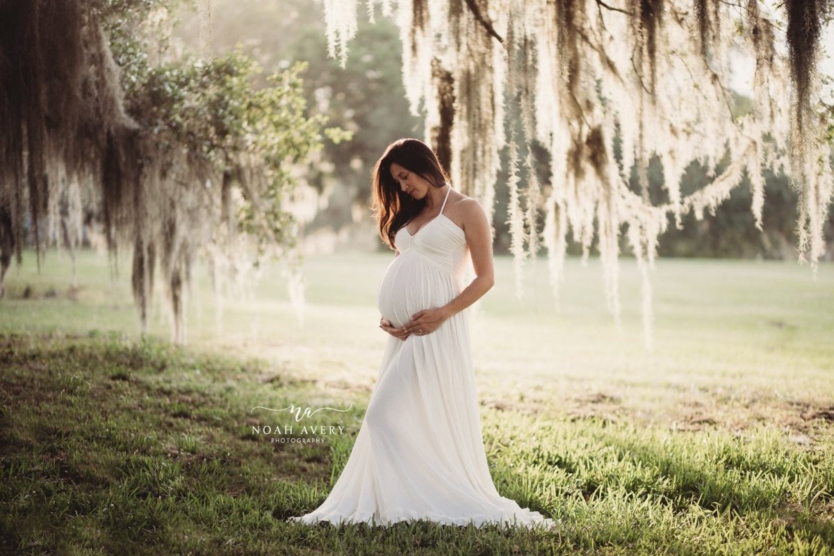 Thigh-high Slit Lace Maternity Photoshoot Dress – Glamix Maternity